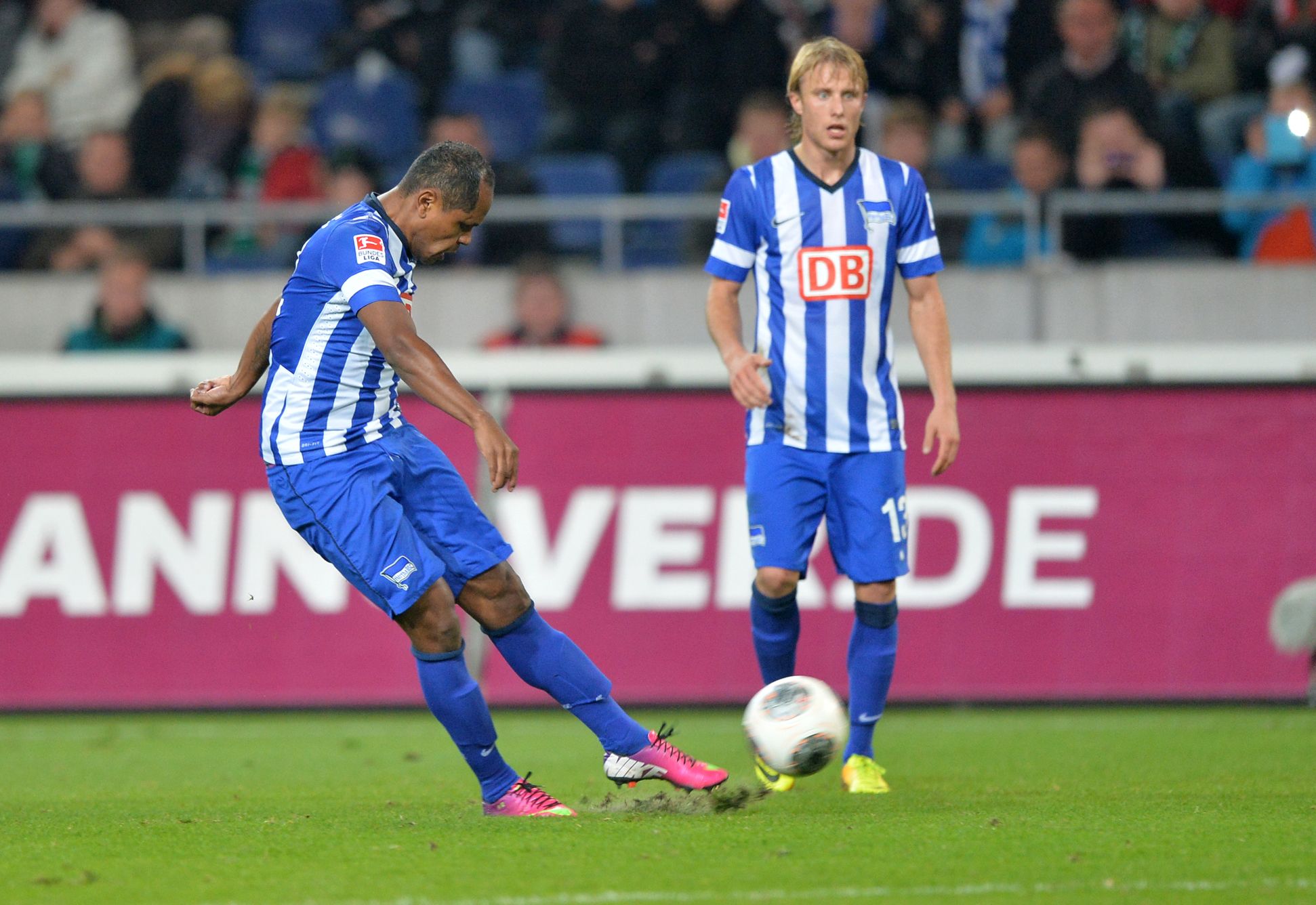 Foto: City-Press GmbH - Ronnys Freistoß zum 1:1